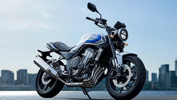 Honda CB400 Super Four: le foto