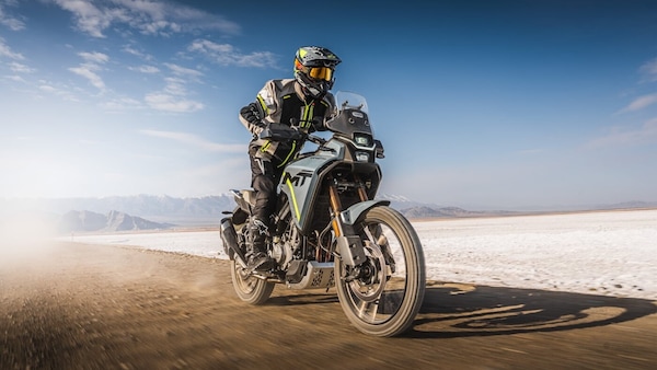 Piccole cilindrate, grandi moto: la rivincita delle 300-500
