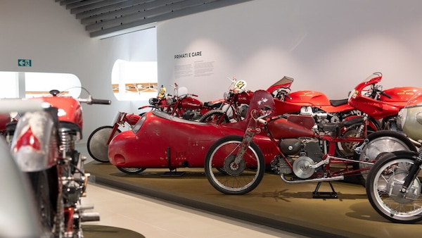 Moto Guzzi apre le porte della nuova fabbrica: tutto pronto per le GMG 2026