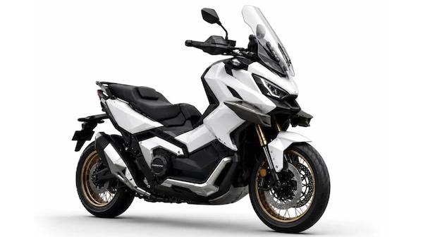 QJMotor cala l'artiglieria pesante con il progetto X-Adventure 900: maxi-scooter da 95 CV