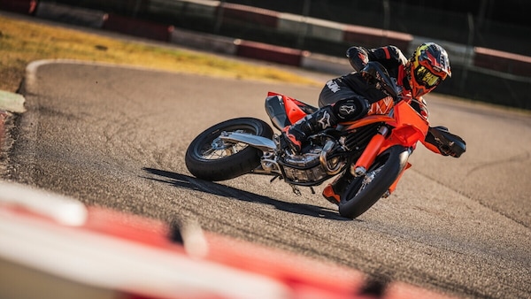 KTM 450 SMR 2027, la supermoto secondo Mattighofen