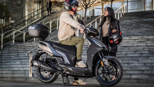 Agosto, gli scooter dominano la classifica delle due ruote: le foto dei più venduti