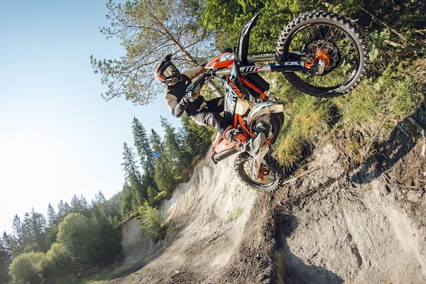 KTM EXC 300 Hardenduro: l’austriaca per l’Enduro estremo!