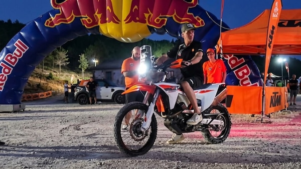 KTM 690 Rally 2027: svelata a sorpresa l'adventure che tutti aspettano