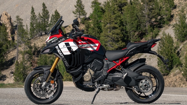 Multistrada V4 Pikes Peak 2027: anima da corsa