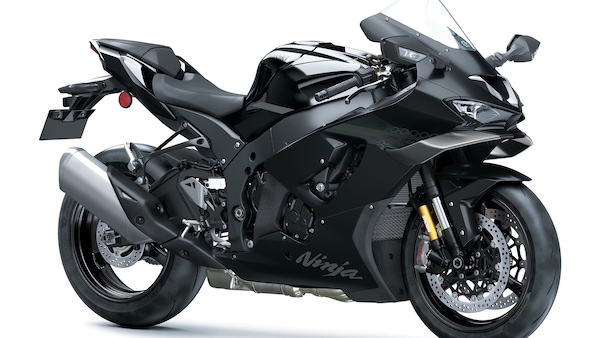 Kawasaki Ninja ZX-10R 2027: l’anima racing si veste di nero