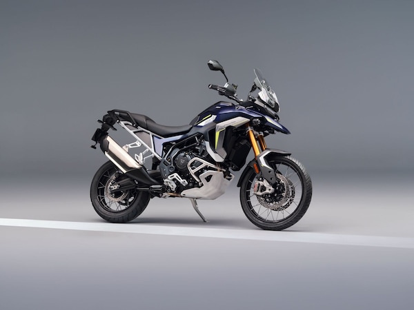 Triumph Tiger 900 e 1200: rivoluzione tecnologica per il 2027