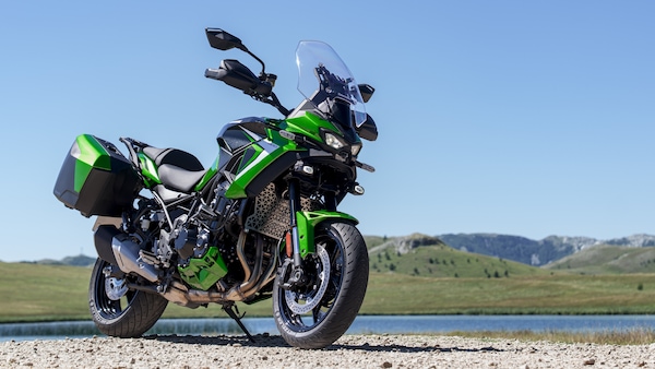 Kawasaki Versys 900: 122 CV e quattro cilindri dall'animo sportivo