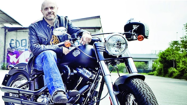 Max Pezzali e gli 883: la storia della Harley-Davidson che ha dato il nome al duo icona degli anni '90