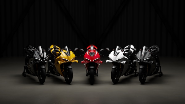 Ducati Panigale V4 2027: 218 CV e tante novità. E ora va ancora più forte!