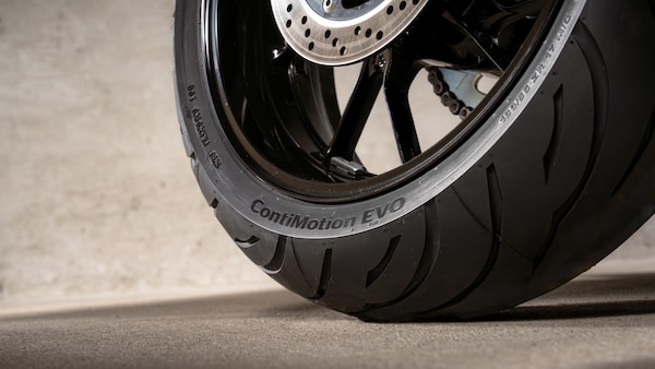 Continental e il nuovo ContiMotion EVO: più grip e durata per chi viaggia in moto