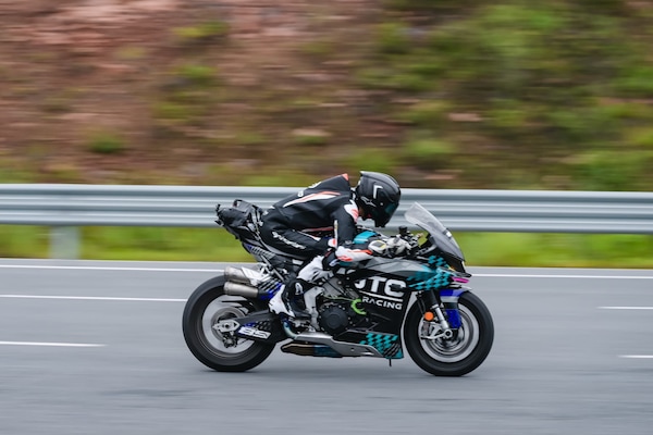 Cfmoto V4 SR-RR: 210 CV non bastano, spunta anche il turbo!