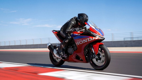 Honda CBR500R FOUR 2027: la nuova sportiva a quattro cilindri. LE FOTO