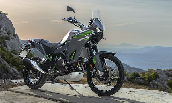 Kawasaki, ecco la KLE650 2027: 70 CV e tanta voglia di avventure