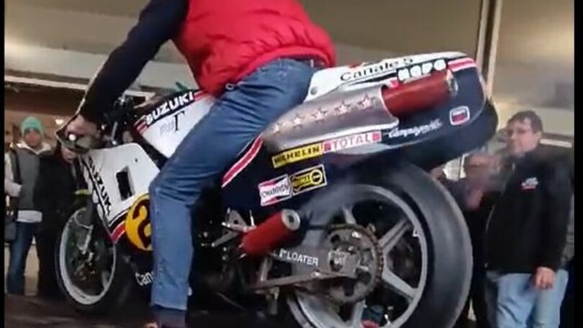 Suzuki RG 500: che sound per la moto di Lucchinelli!